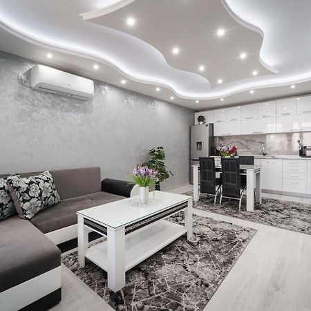City Apartments - A Brand New Luxury & Comfy 2 Asenovgrad Dış mekan fotoğraf